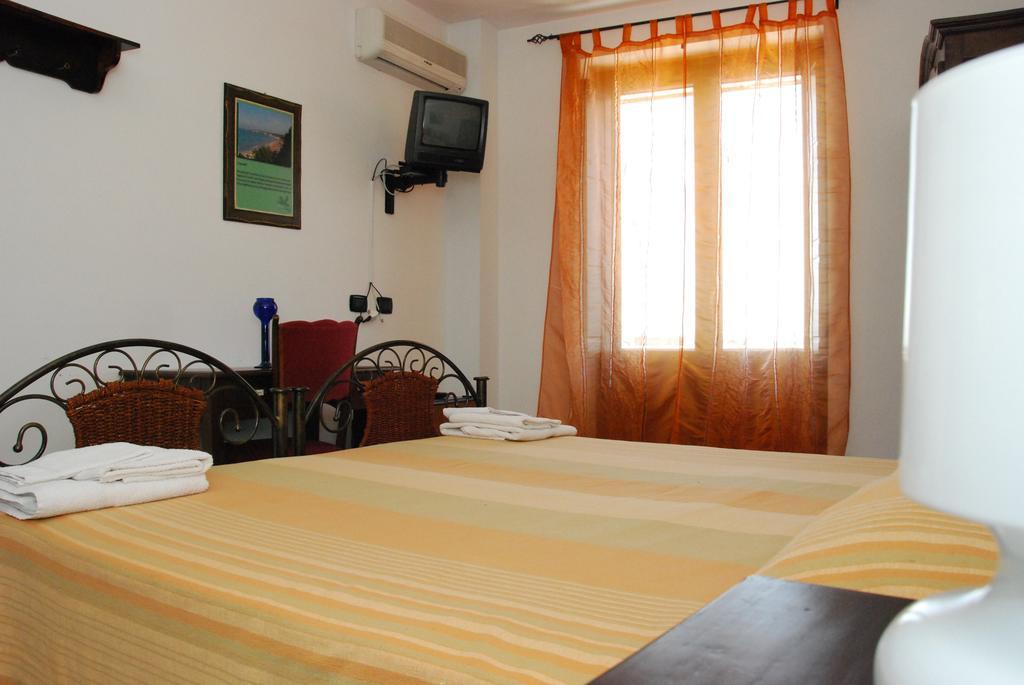 B&B Martius 2 Martano Exterior photo